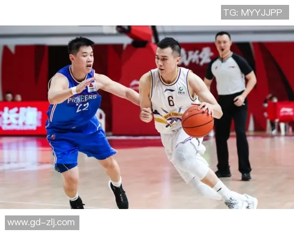 北控与首钢激战正酣实时比分更新带你直击比赛精彩瞬间