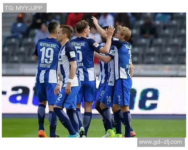 帕德博恩与因球队激战正酣谁能在这场较量中胜出